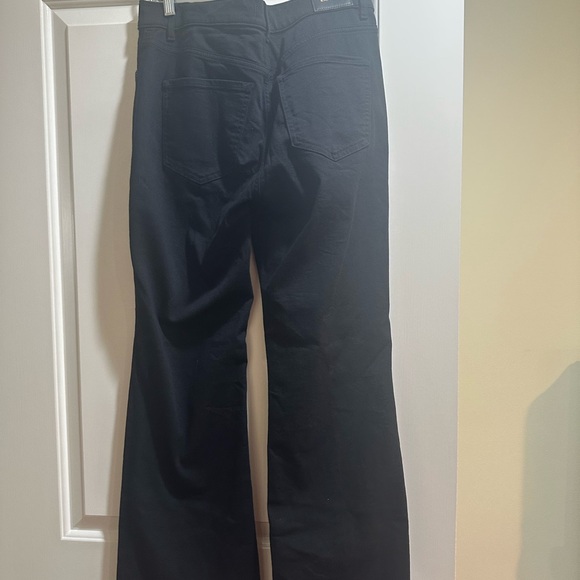 Express flare high rise black denim jeans - size 8 - Picture 2 of 3